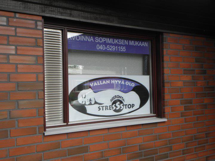 Hieronta Stressstopin toimipisteen näyteikkuna, Veikonkatu 11 A2, Harjavalta